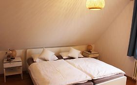 Schmuck Un Fien - Gemuetliches Urlaubszuhause Mit 2 Schlafzimmern Im Wunderschoenen Ortsteil Dorf Fuer Familien- Freunde- Und Paarurlaub